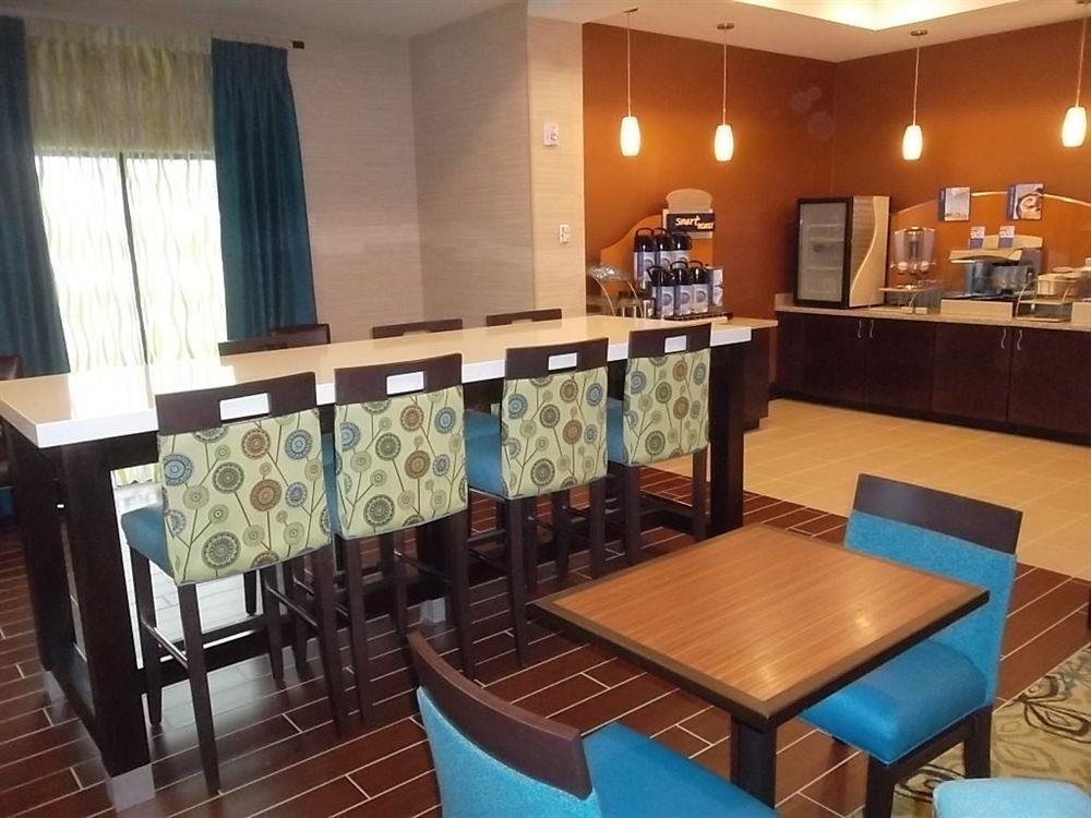 Holiday Inn Express Hotel & Suites Orlando East-Ucf Area By Ihg Alafaya Esterno foto